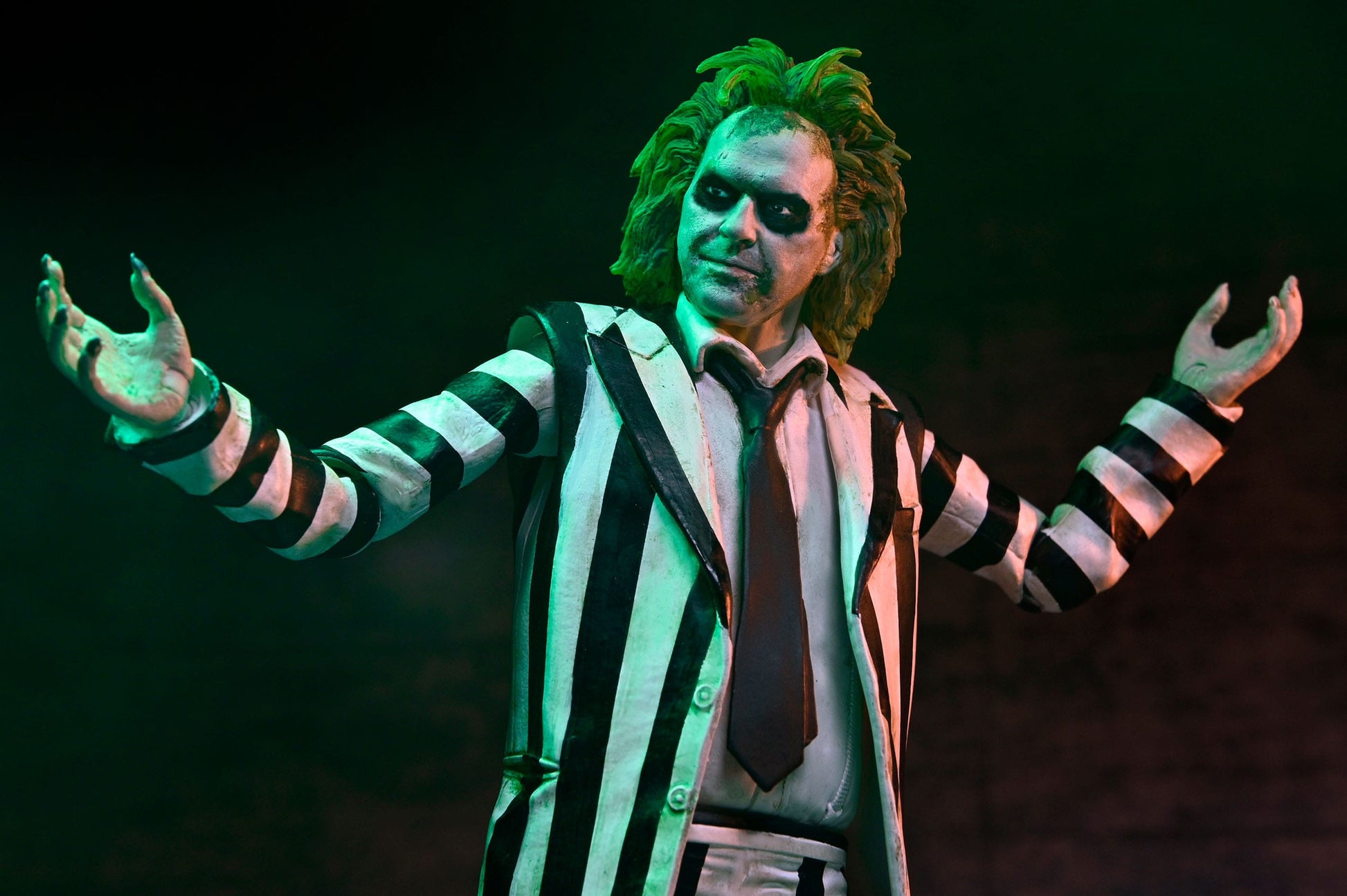 Beetlejuice Beetlejuice figurine 7 Scale Ultimate Striped Suit Beetlejuice 18 cm Neca