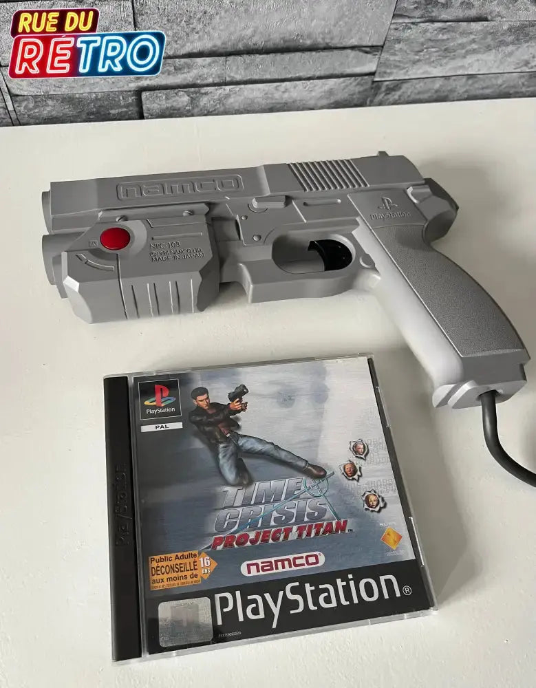 Time Crisis / Project Titan + Guncon PS1 Jeu console et accessoires