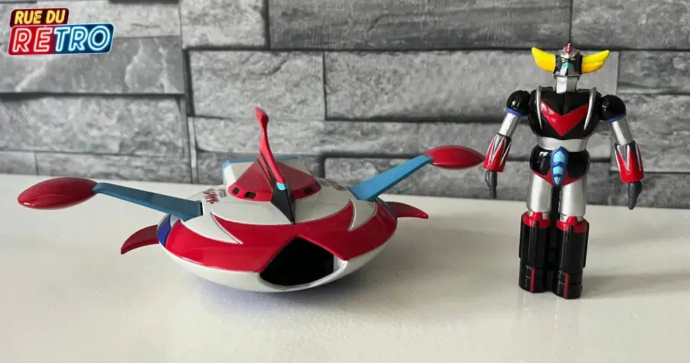 UFO Robo Grendizer / FLYING SAUCER DIE-CAST MÉTAL (TIN BOX VERSION Action Figure